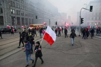 снимка 8 Сблъсъци между крайнодесни и полиция във Варшава, има ранени