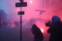 снимка 5 Сблъсъци между крайнодесни и полиция във Варшава, има ранени