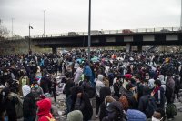 Евакуираха голям мигрантски лагер в Париж