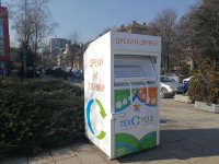Поставят два нови контейнера за разделно събиране на текстил и облекла в София
