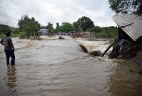 Ураганът Йота продължава да вилнее в Централна Америка