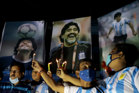 Светът скърби за Диего Марадона (Видео, снимки)