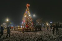 снимка 4 Запалиха светлините на Коледната елха в София (ВИДЕО)