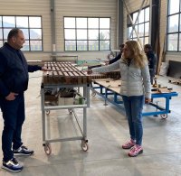 Вицепремиерът Николова посети фабрика за дограма и преградни стени във Велико Търново