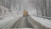 Снегонавявания на прохода Шипка, водачите да карат с повишено внимание