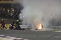 снимка 21 Жестока катастрофа на старта на Гран при в Бахрейн (СНИМКИ)