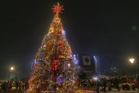 снимка 2 Запалиха светлините на Коледната елха в София (ВИДЕО)