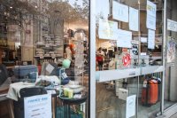Европа разхлабва мерките - част от магазините отварят за празничното пазаруване