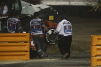 снимка 1 Жестока катастрофа на старта на Гран при в Бахрейн (СНИМКИ)