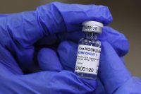 Учени ще смесят оксфордската и руската ваксина, за да видят дали защитата срещу COVID-19 ще се подобри