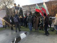 снимка 3 Пореден ден на протести в центъра на София (Снимки)