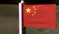 Националният флаг на Китай вече е на Луната