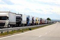 Гърция няма да изисква 10-дневна карантина и бързи тестове от шофьорите на товарни камиони