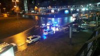 снимка 3 Тир се преобърна на булевард в Бургас след гонка с полицията