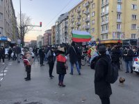 снимка 4 Пореден ден на протести в центъра на София (Снимки)