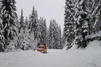 снимка 1 Обилен снеговалеж в Родопите остави село без ток