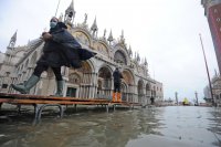 снимка 6 Венеция отново е под вода (Снимки)