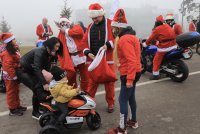 снимка 3 Дядо Коледа на мотор: За шеста поредна година празнично мотошествие в София (Снимки)