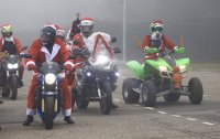 снимка 1 Дядо Коледа на мотор: За шеста поредна година празнично мотошествие в София (Снимки)