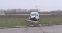 Пиян шофьор се блъсна в стълб и остави 7 села без ток в Димитровградско