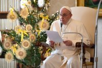 снимка 3 Папа Франциск: Нека превъзмогнем консуматорството и празнуваме по-истински