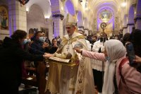 Ограничен брой богомолци посрещнаха Рождество във Витлеем