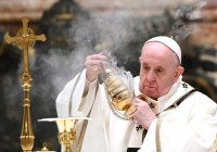 снимка 6 Папа Франциск отслужи месата за Рождество пред ограничен брой богомолци