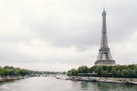 Опасно време във Франция заради урагана Белла