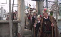 Коледарите в село Климент спазиха традицията въпреки пандемията
