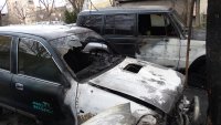 снимка 4 7 автомобила и каравана горяха тази нощ в Благоевград