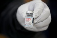 Очакваме 2000 дози от ваксината на "Модерна" на 11 януари