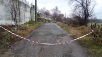 снимка 2 Подпорна стена се срути в село до Кочериново