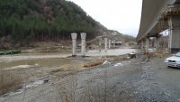 снимка 2 Река Струма отнесе понтонен мост край Благоевград