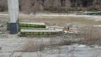 снимка 1 Река Струма отнесе понтонен мост край Благоевград
