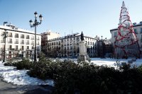Снегове в Испания, наводнения в Сърбия и слънце в Гърция