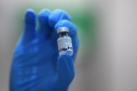 ЕК договори допълнителни 300 милиона дози от ваксината на "Пфайзер"