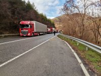 снимка 4 Второкласният път към Гърция остава затворен