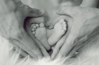 Дарителски фонд помага на родилки в риск