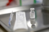 "Пфайзер" временно намалява доставките на ваксина за Европа