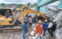 Над 40 са жертвите на земетресението в Индонезия