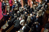Италианското правителство оцеля при вот на доверие в Сената
