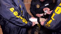 снимка 5 Разбиха престъпна група, печатала фалшиви пари и документи (Снимки)
