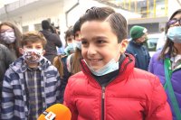 снимка 7 Деца подариха топъл обяд и картички на медиците в COVID-отделението на Александровска болница