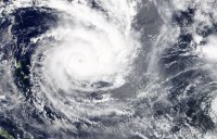 Силен циклон връхлетя Фиджи, има изчезнали хора