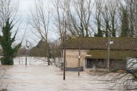 снимка 6 Наводнения в Югозападна Франция, река Сена заля мост в Париж (Снимки)