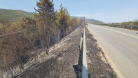 Запален камион ограничава движението по Подбалканския път
