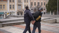 Дрогиран без книжка открадна такси във Варна, заловиха го в Шумен