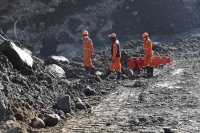 снимка 3 Издирват 35 работници в тунел след срутването на хималайски ледник