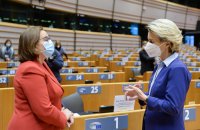 Евродепутатите обсъждат ваксинациите в ЕС