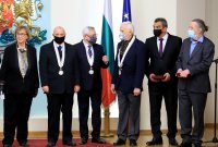 снимка 14 Президентът Радев връчи високи държавни отличия на български творци и общественици